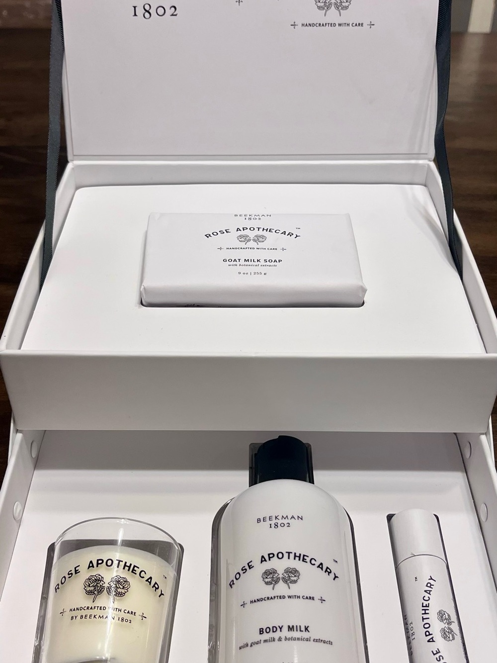 Beekman 1802 Rose Apothecary X Schitt’s Creek Limited Edition Set $135-$180 - Picture 4 of 9